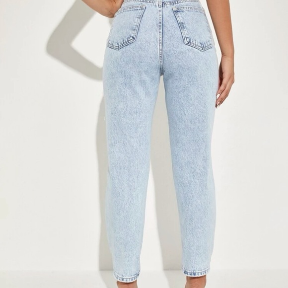 light washed boyfriend jeans - Picture 2 of 2